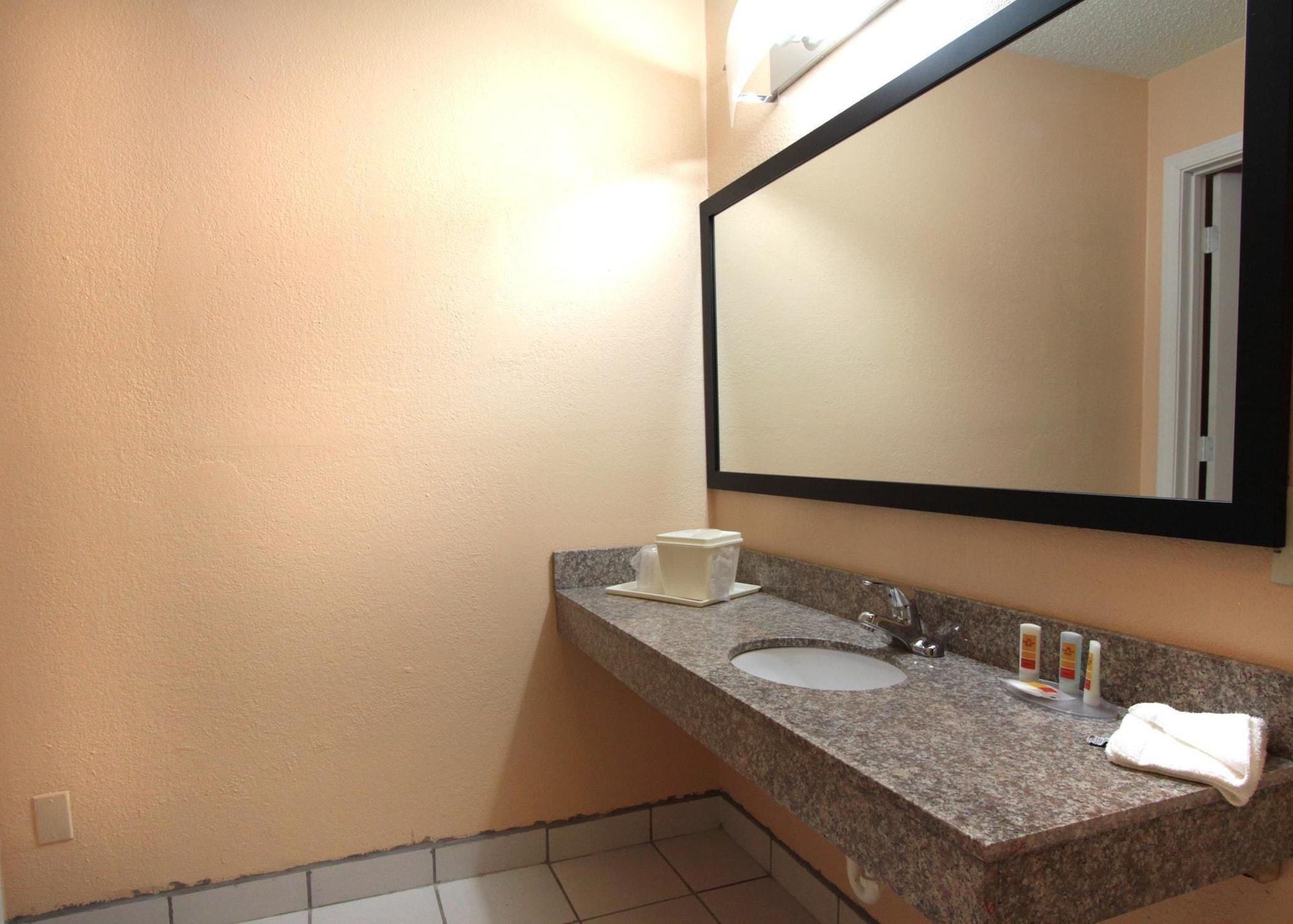 Days Inn By Wyndham Independence Luaran gambar