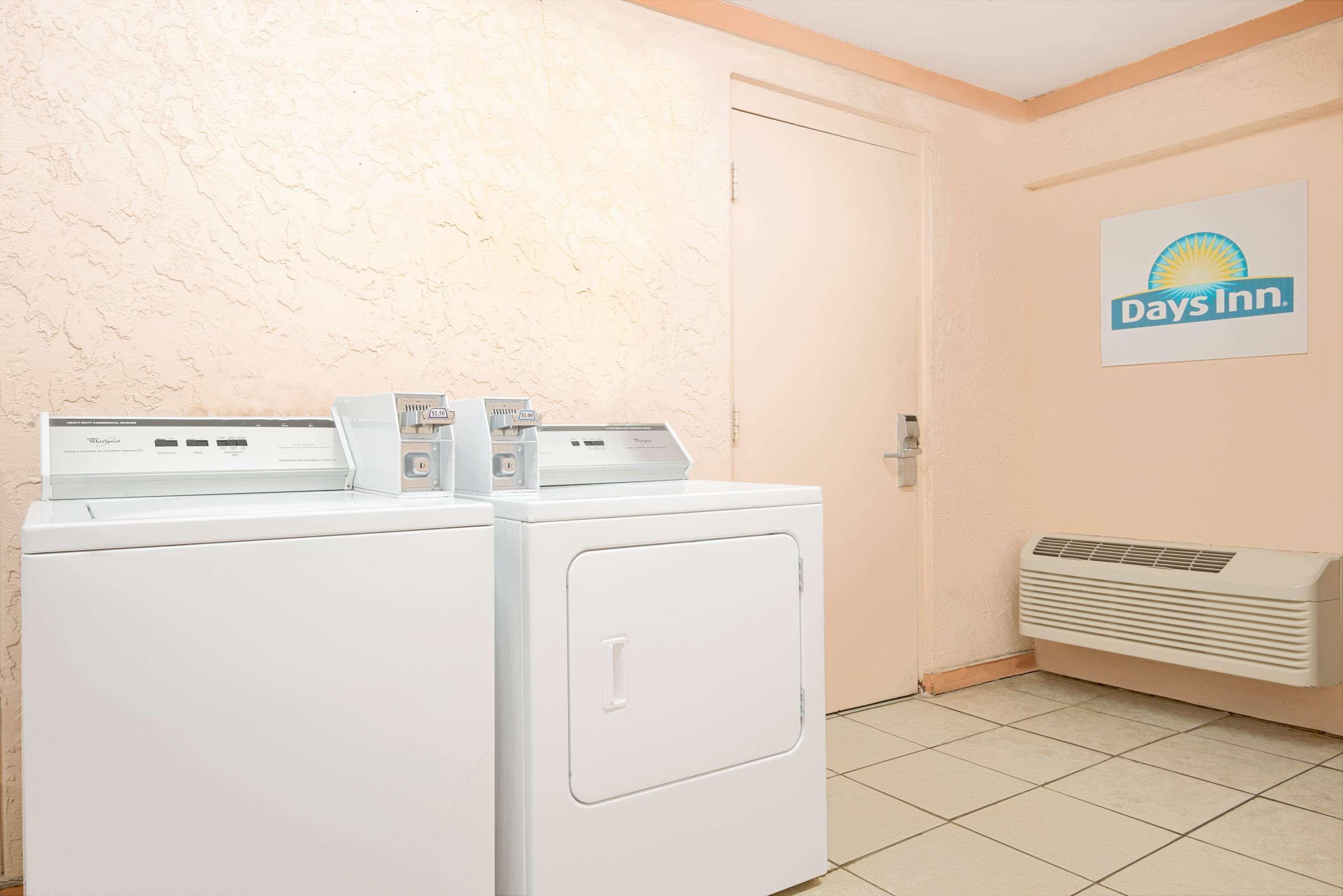 Days Inn By Wyndham Independence Luaran gambar