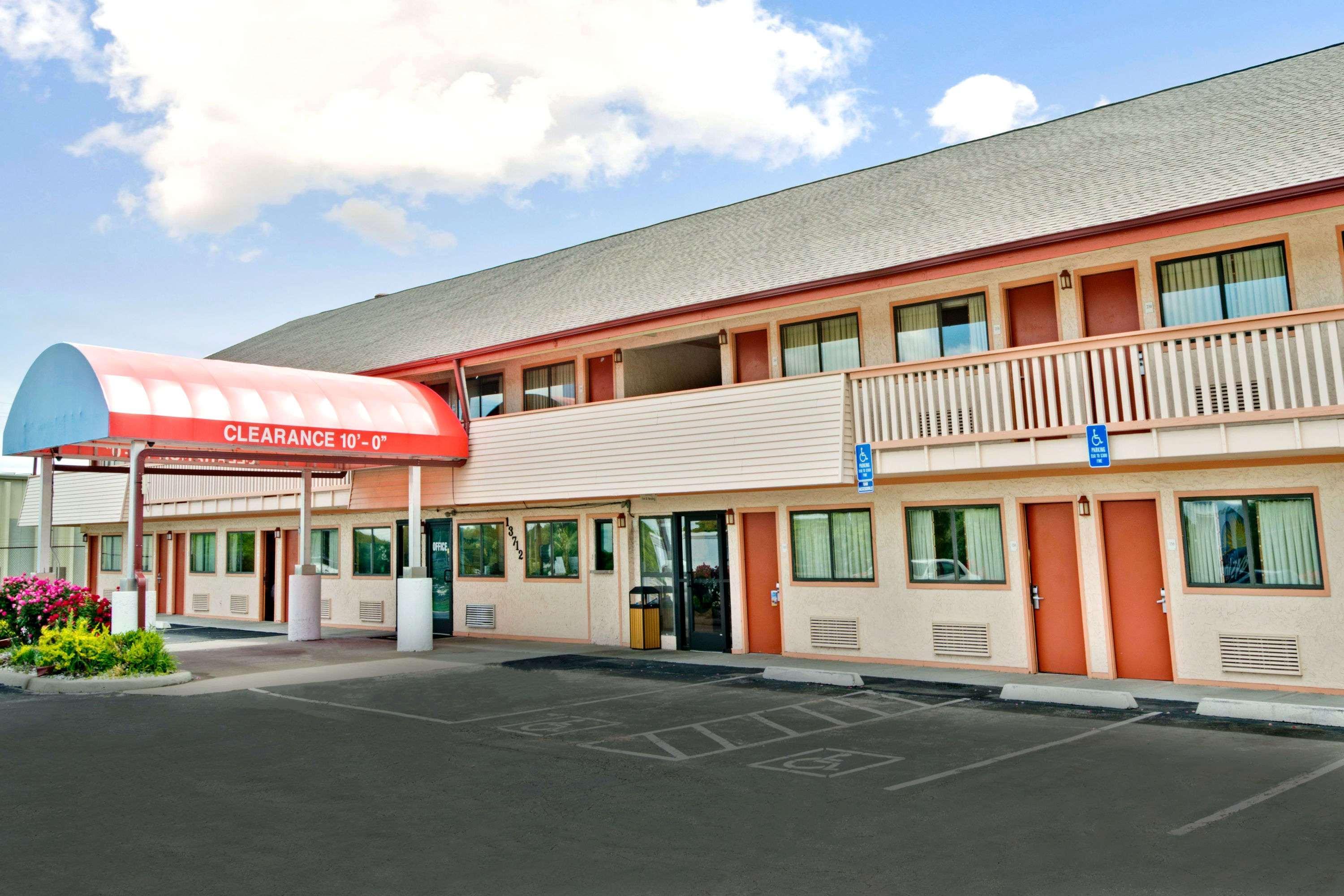 Days Inn By Wyndham Independence Luaran gambar