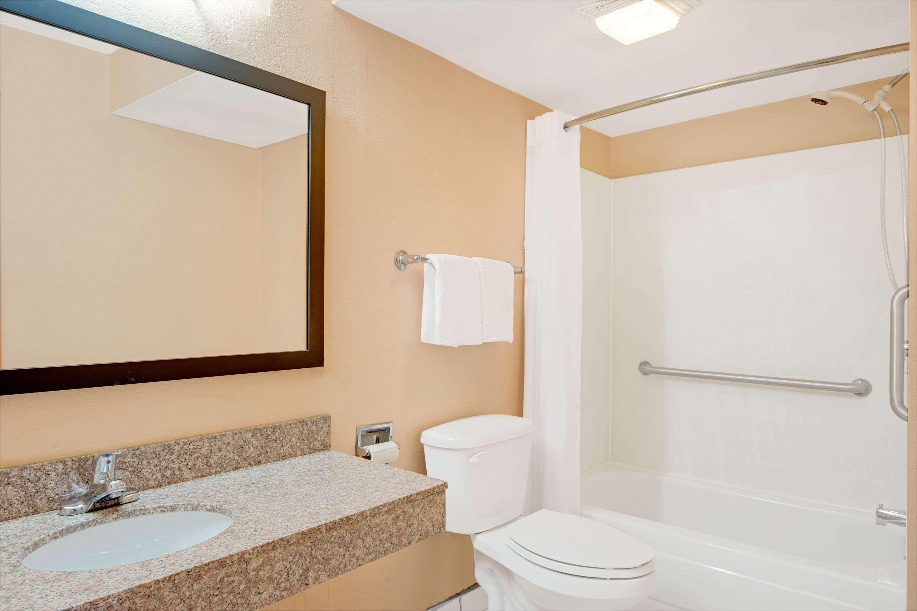 Days Inn By Wyndham Independence Luaran gambar