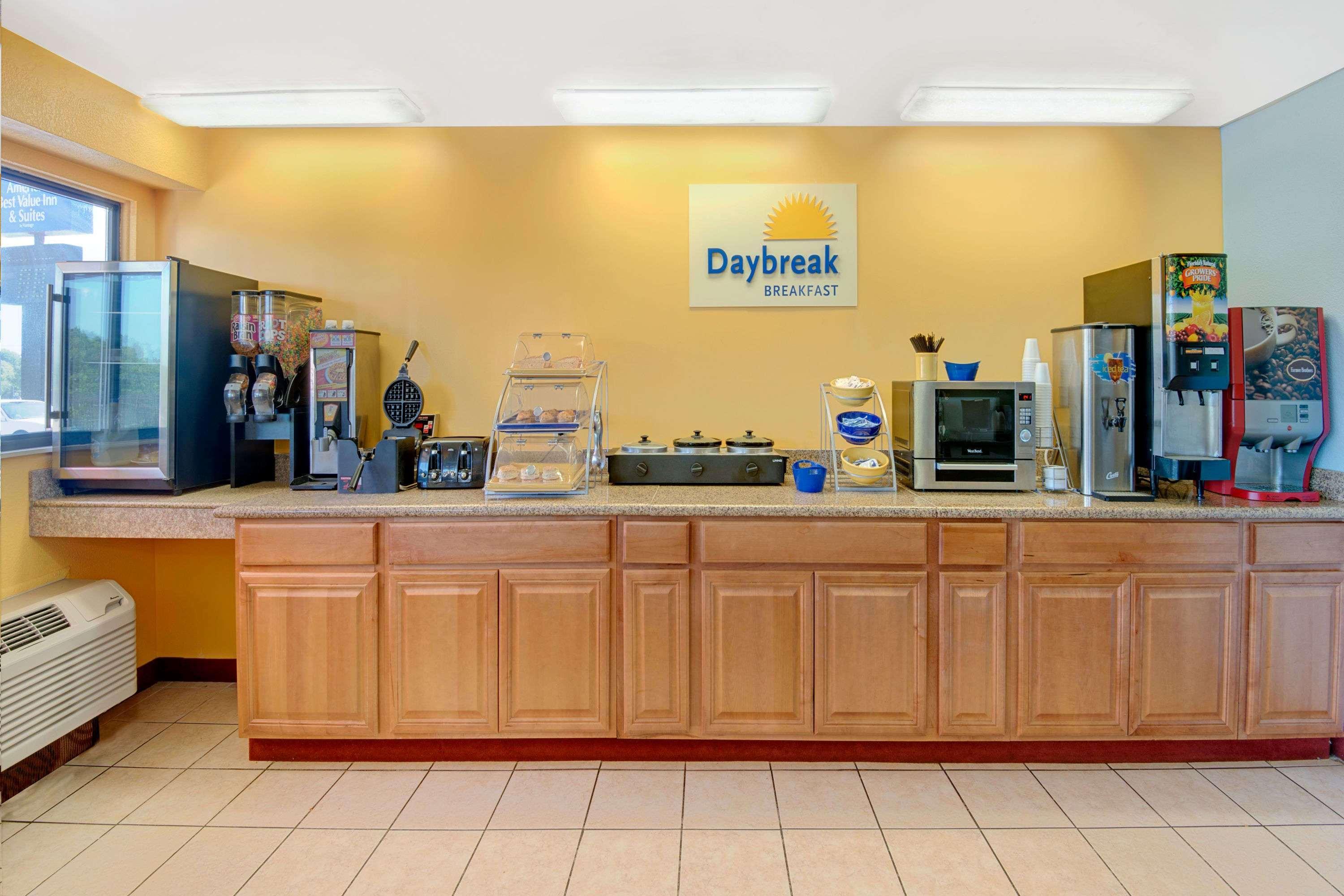 Days Inn By Wyndham Independence Luaran gambar