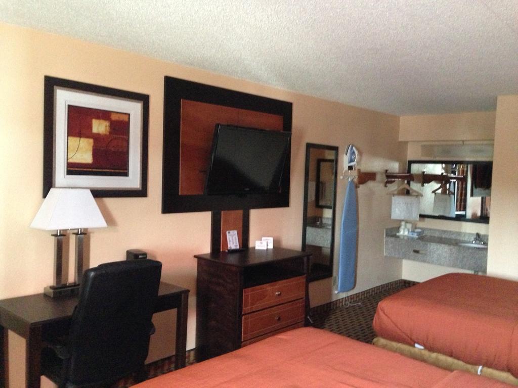 Days Inn By Wyndham Independence Luaran gambar