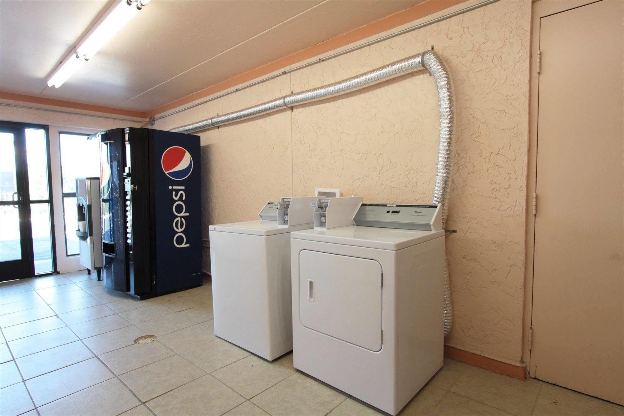 Days Inn By Wyndham Independence Luaran gambar
